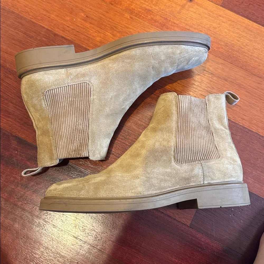 Vince Men’s Tan Suede Chelsea Boots, 12